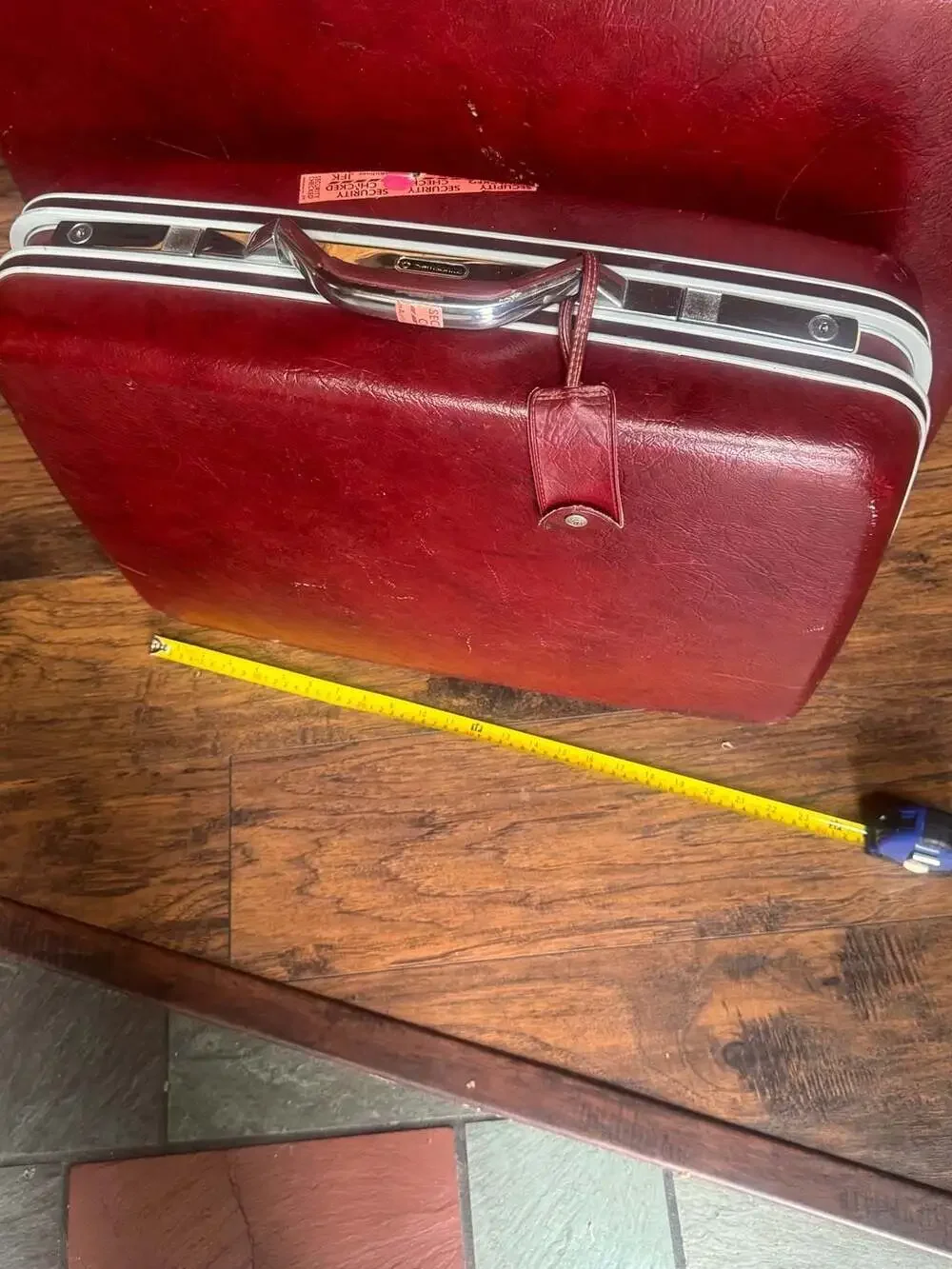 Samsonite classic silhouette